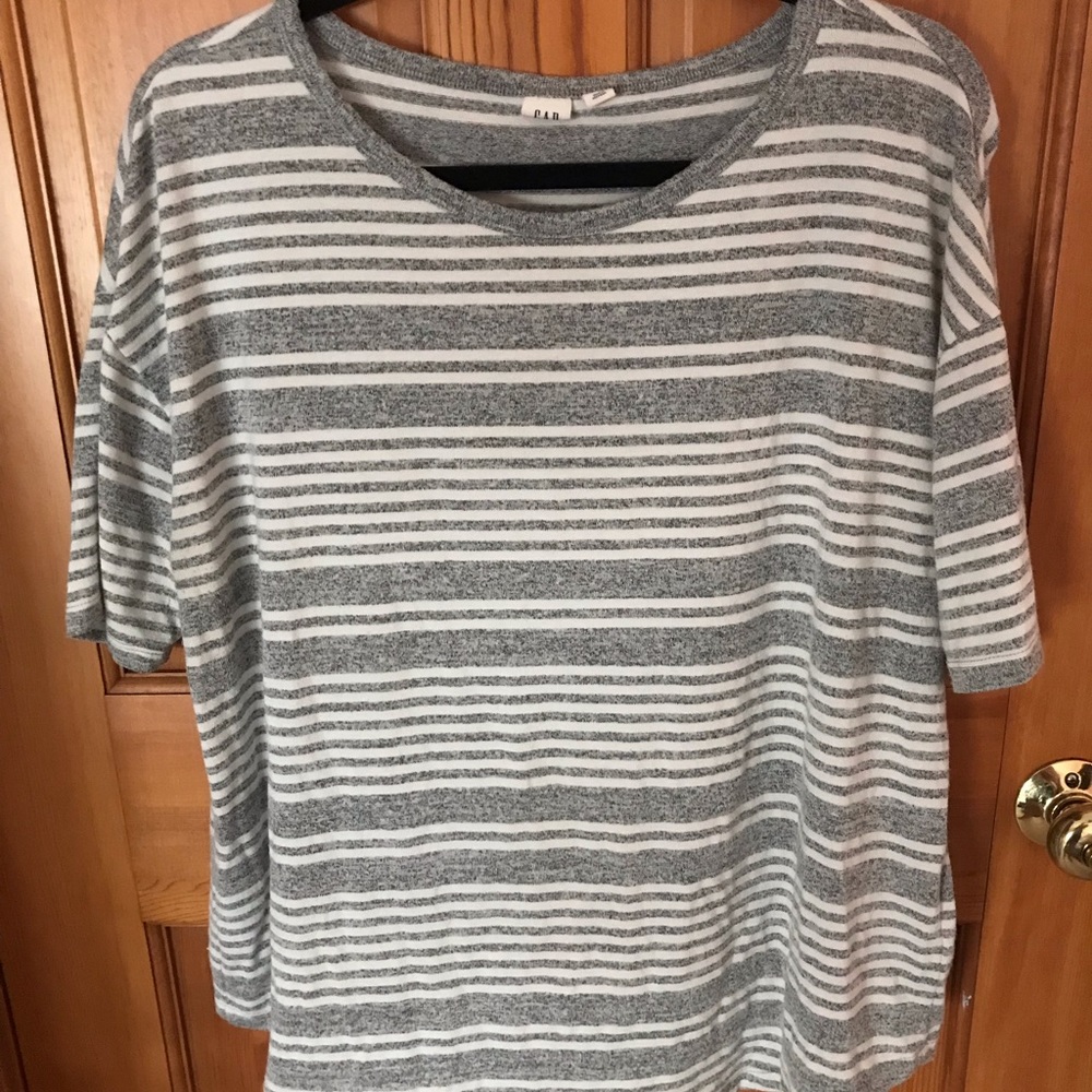 GAP stretchy striped tee
